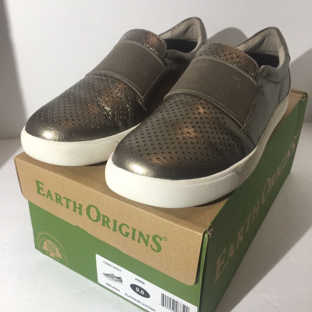 Earth‎ Origins Melissa Perforated Platinum Leather Slip on shoe w/box size 9 M